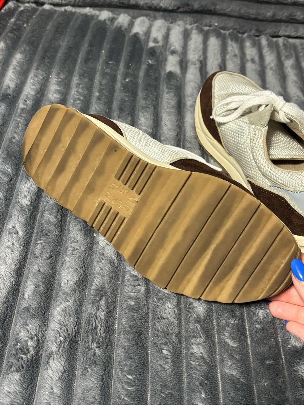 Women’s Casual Lace-Up Sneakers in Beige and Brown
